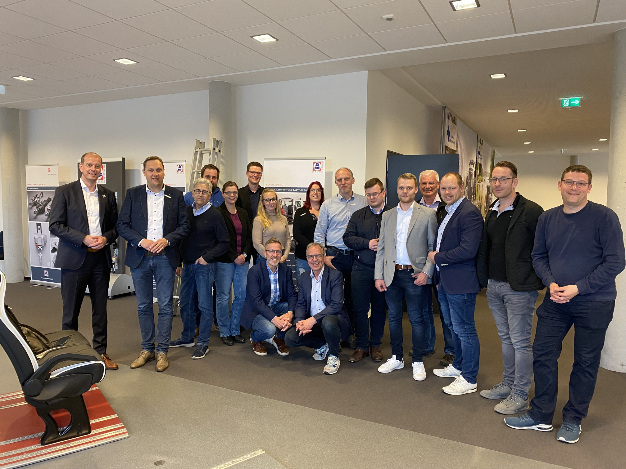 gruppenfoto_besuch_amf_bruns.png
